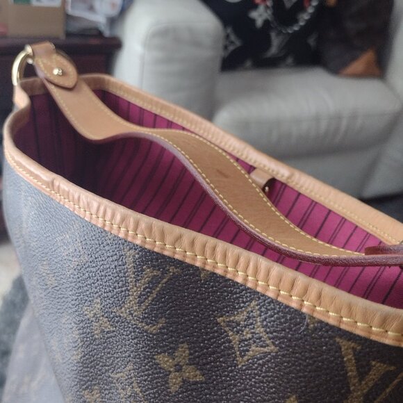 VERY RARE, Retired, Beautiful Louis Vuitton Delightful in Monogram & Piv⦠- Picture 9 of 15